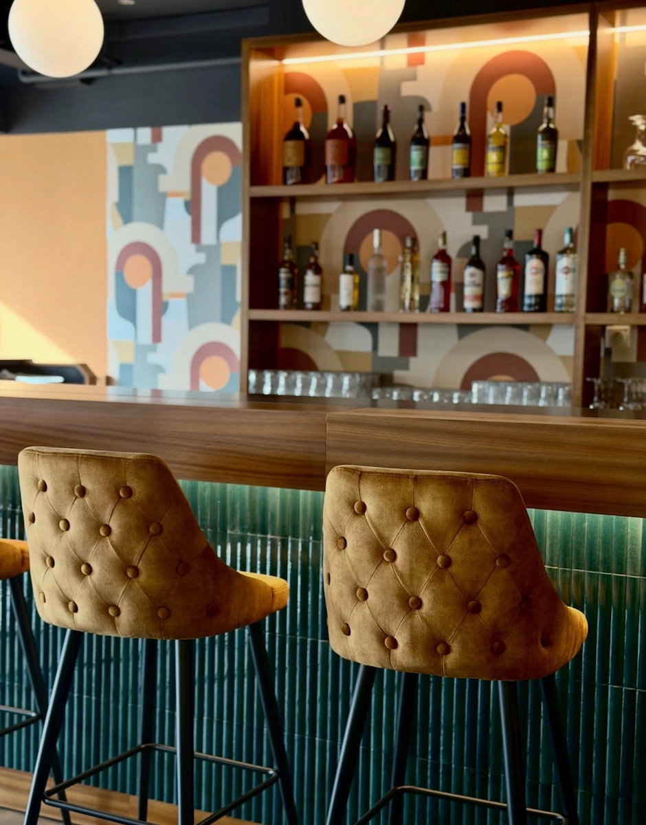Intérieur du restaurant La Brasserie à Tarbes.