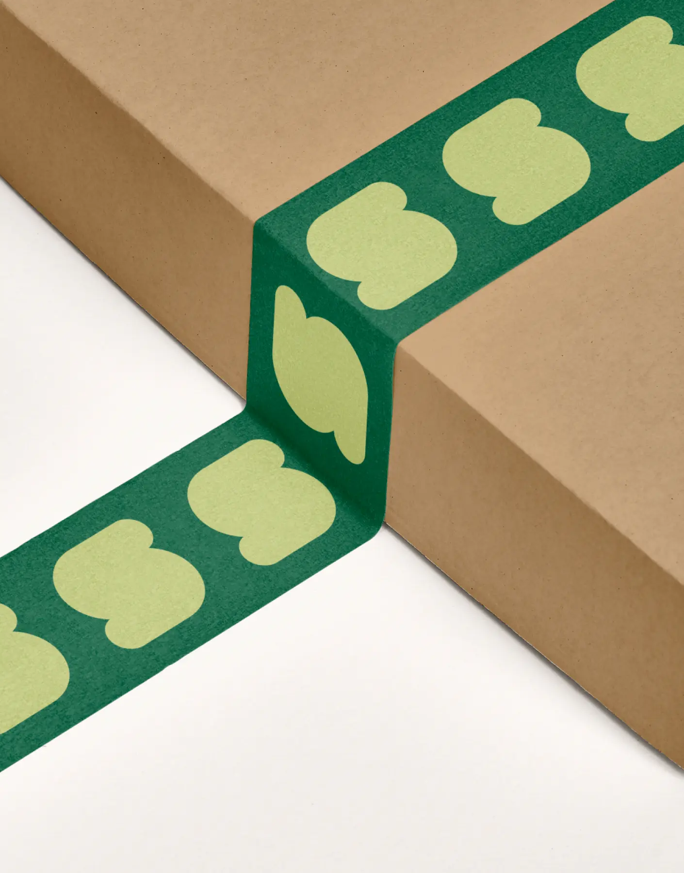 Ruban adhésif personnalisé Futaine décliné aux couleurs de l'identité visuelle pour le packaging des commandes.